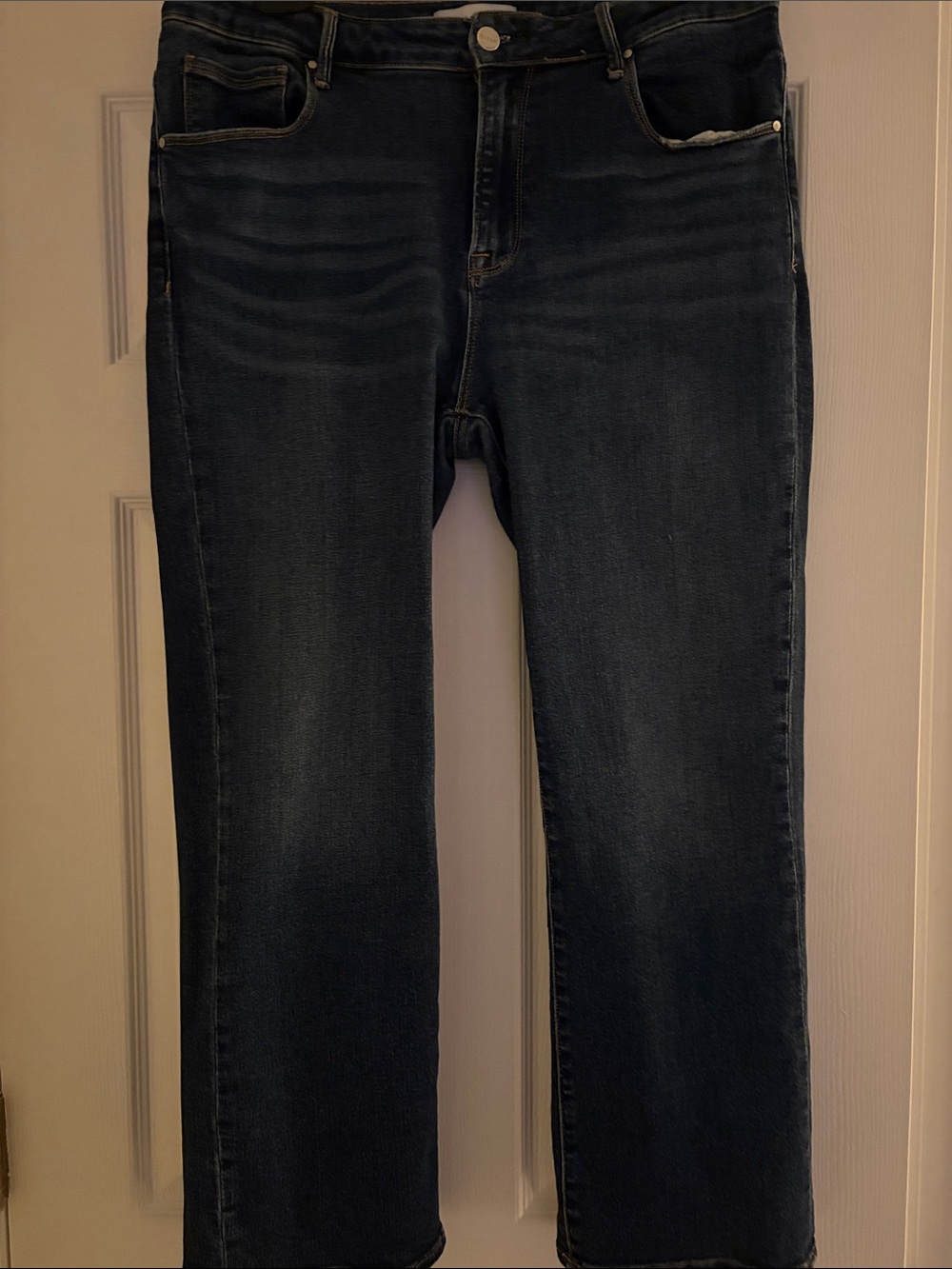 Women’s Risen Dark Wash Straight-Leg 5 pocket Jeans